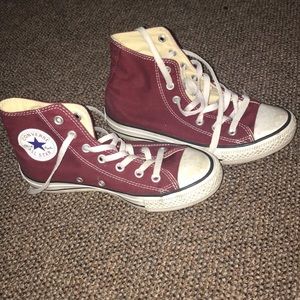 Burgundy high top converse
